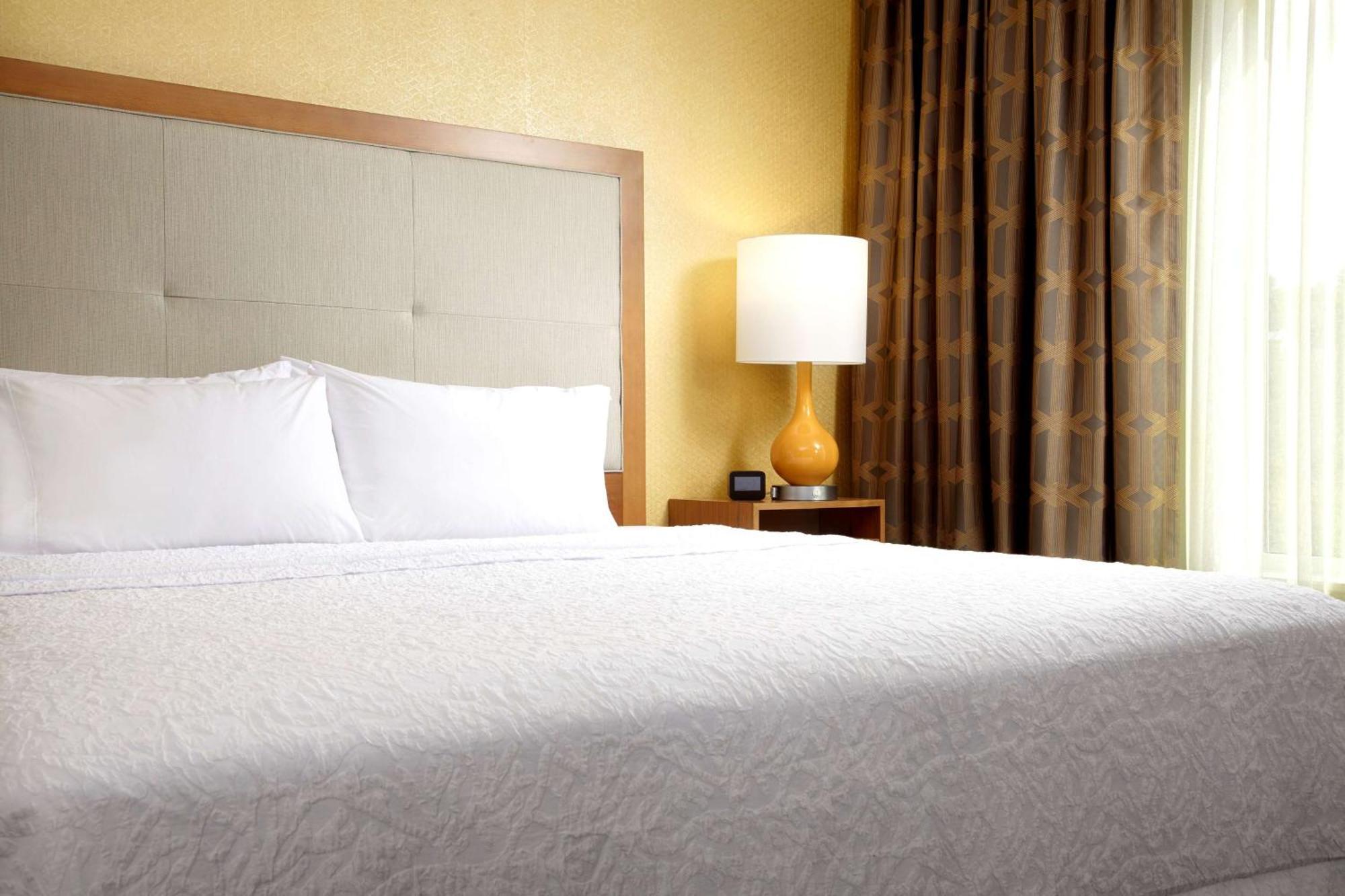 Hampton Inn & Suites Pittsburgh Airport South/Settlers Ridge Robinson Township Exterior foto